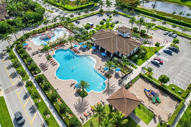 3747 NE 1st St, Homestead, FL 33033