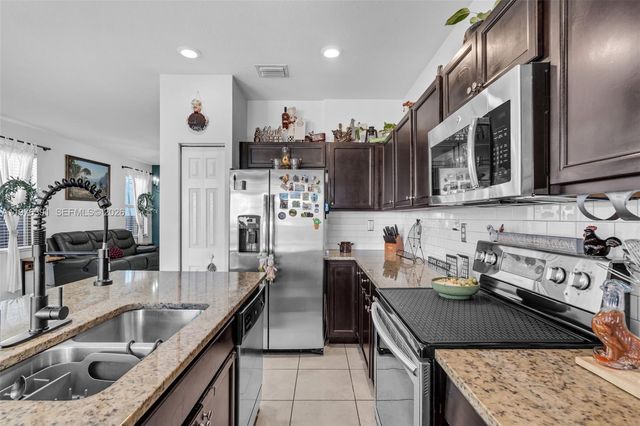 3747 NE 1st St, Homestead, FL 33033