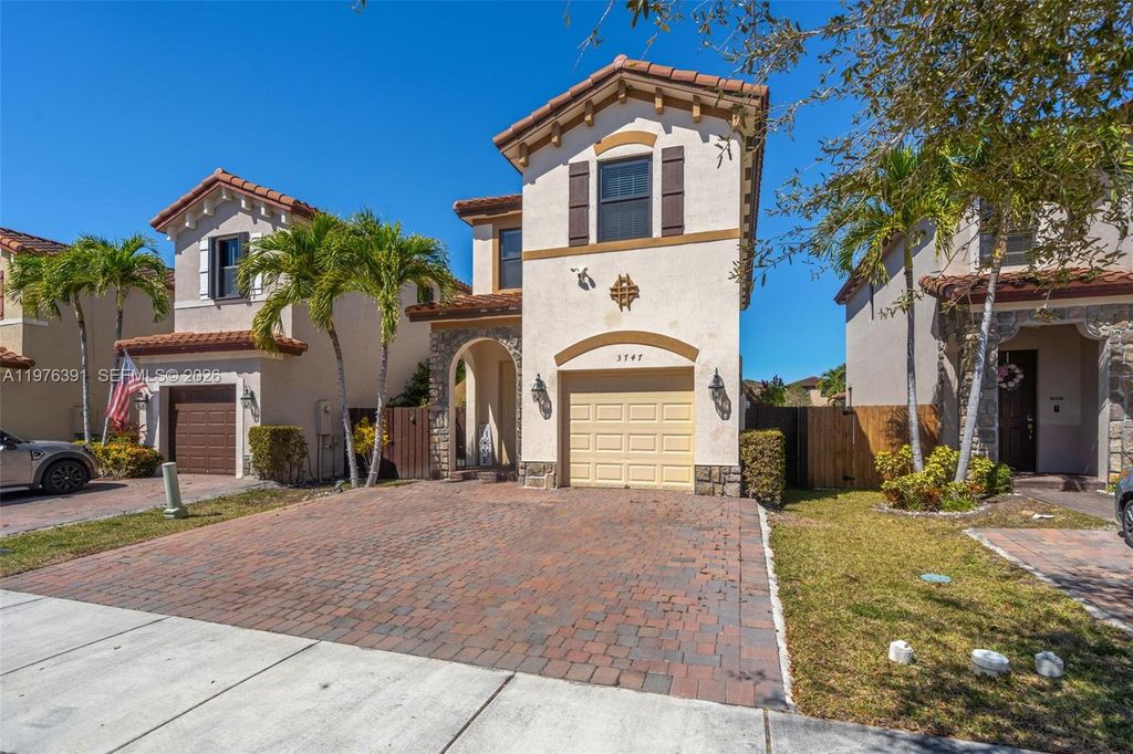 3747 NE 1st St, Homestead, FL 33033