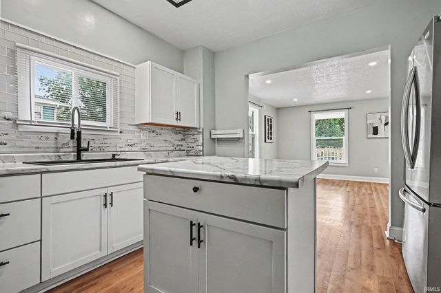 946 S 25Th Street, South Bend, IN 46615