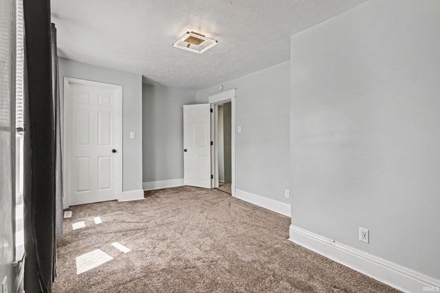 946 S 25Th Street, South Bend, IN 46615