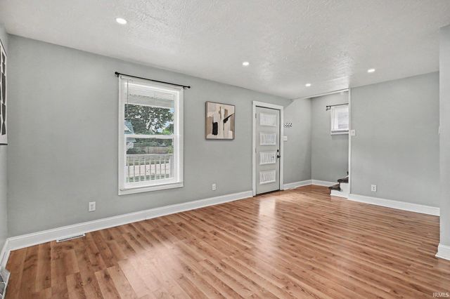 946 S 25Th Street, South Bend, IN 46615