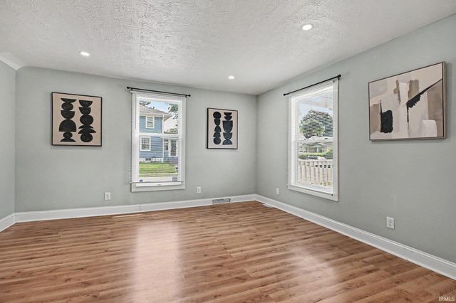 946 S 25Th Street, South Bend, IN 46615