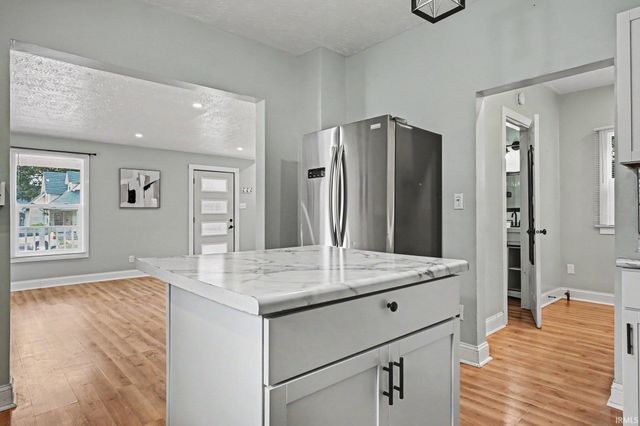 946 S 25Th Street, South Bend, IN 46615