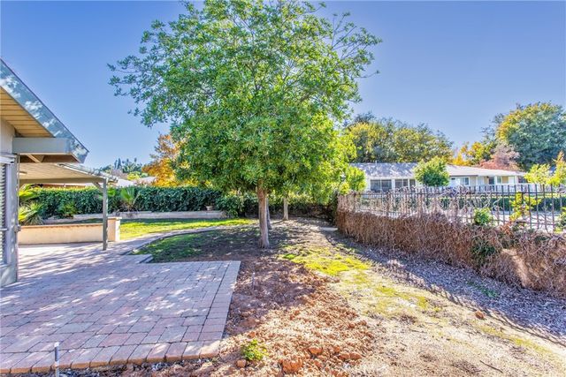 412 Phlox Court, Redlands, CA 92373