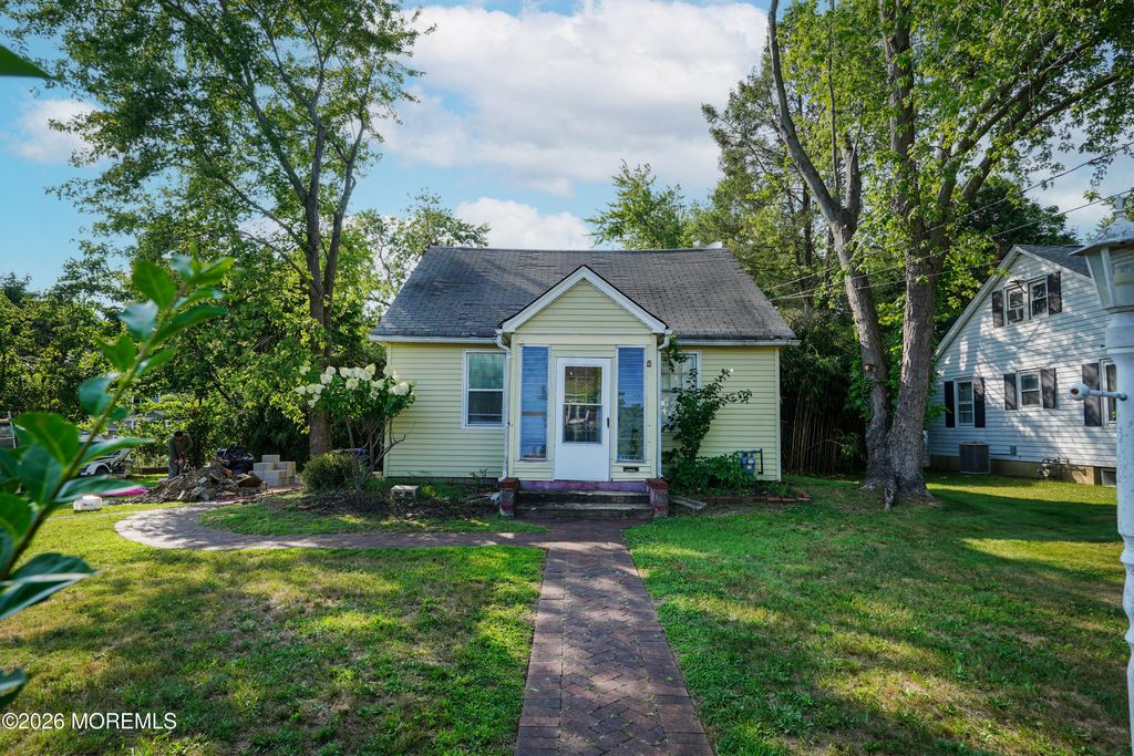 23 Dwyane Street, Oceanport, NJ 07757