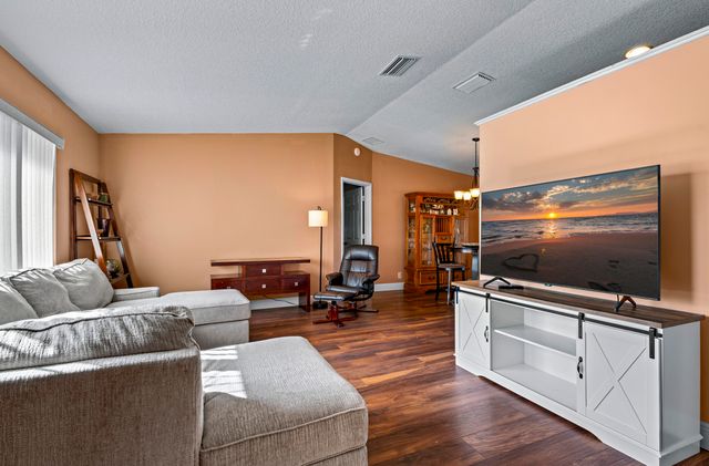 2201 NW 70th Lane, Margate, FL 33063