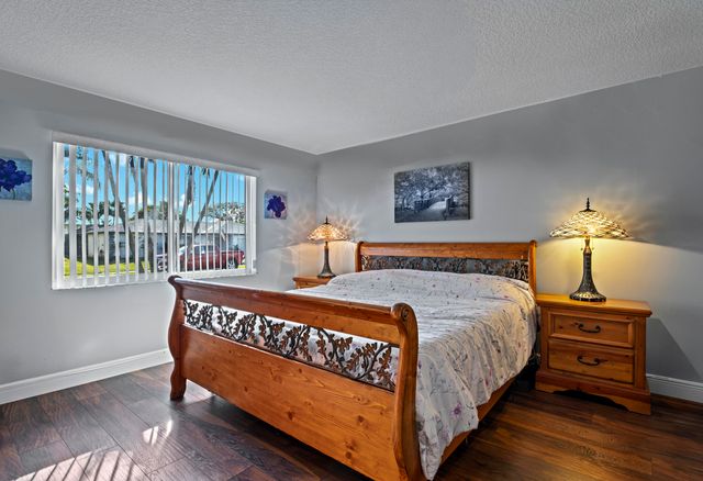 2201 NW 70th Lane, Margate, FL 33063