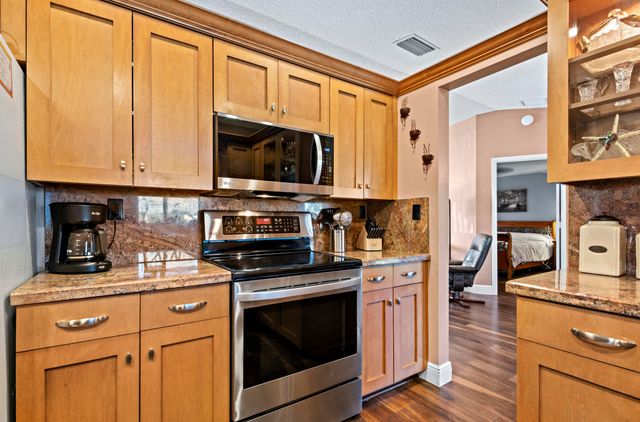 2201 NW 70th Lane, Margate, FL 33063