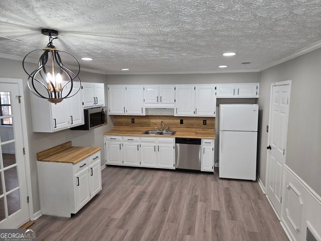 621 Maple Drive, Riverdale, GA 30274