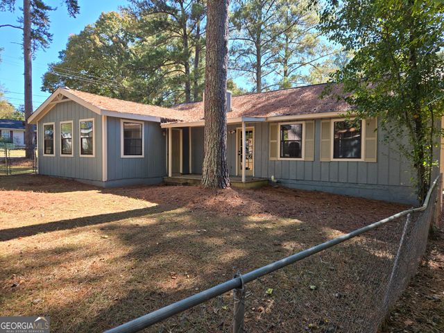 621 Maple Drive, Riverdale, GA 30274