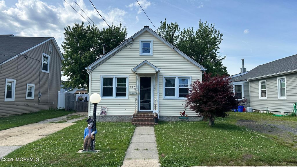 637 Sydney Avenue, Union Beach, NJ 07735