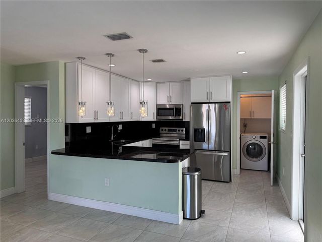 3528 SW 25th Ter 3528, Miami, FL 33133