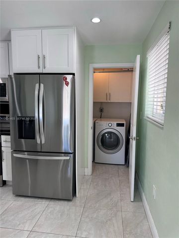 3528 SW 25th Ter 3528, Miami, FL 33133
