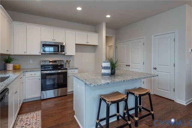 000 Villetta Pointe Ln, Mechanicsville, VA 23116