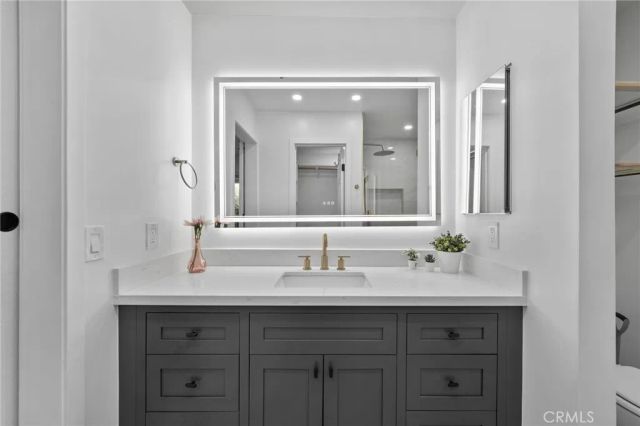 12121 Centralia 102, Lakewood, CA 90715
