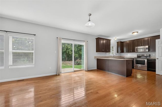 326 Country Trail Drive, Lake St Louis, MO 63367