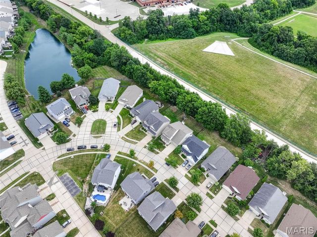 326 Country Trail Drive, Lake St Louis, MO 63367