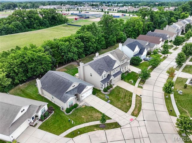 326 Country Trail Drive, Lake St Louis, MO 63367