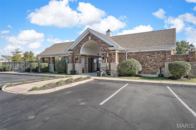 326 Country Trail Drive, Lake St Louis, MO 63367