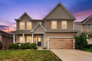 326 Country Trail Drive, Lake St Louis, MO 63367