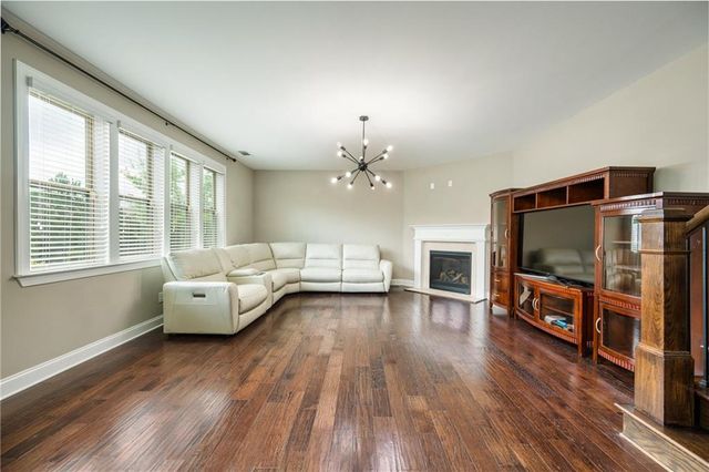 692 Faraday Circle, Suwanee, GA 30024