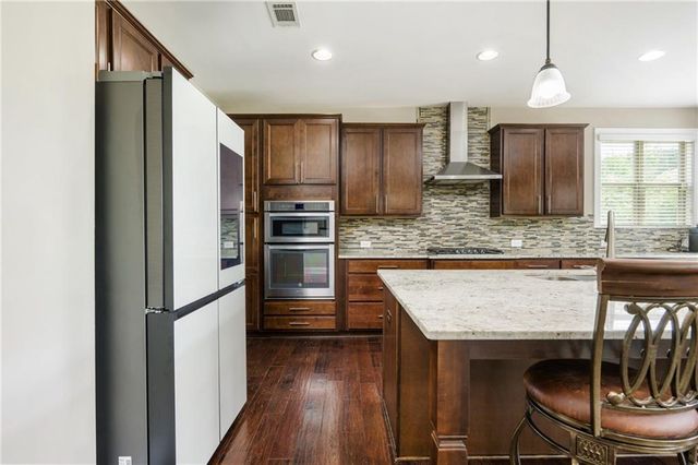 692 Faraday Circle, Suwanee, GA 30024
