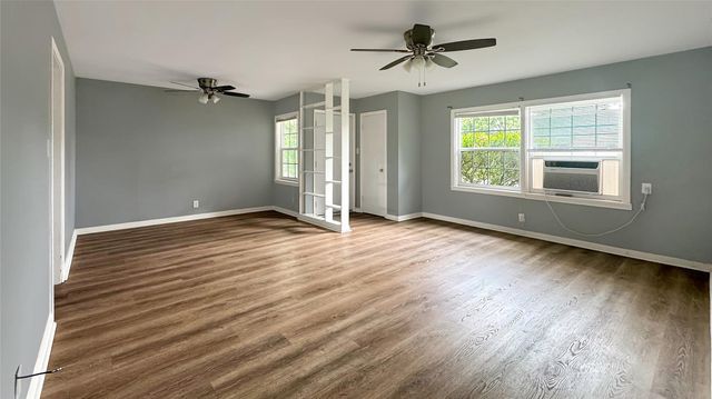 1411 15th Avenue N, Texas City, TX 77590