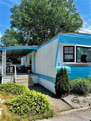 5 Lane Three Avenue, Coventry, RI 02816