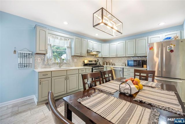 15 Pierrepont Avenue, Rutherford, NJ 07070