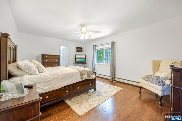 15 Pierrepont Avenue, Rutherford, NJ 07070