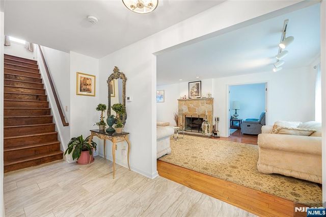 15 Pierrepont Avenue, Rutherford, NJ 07070