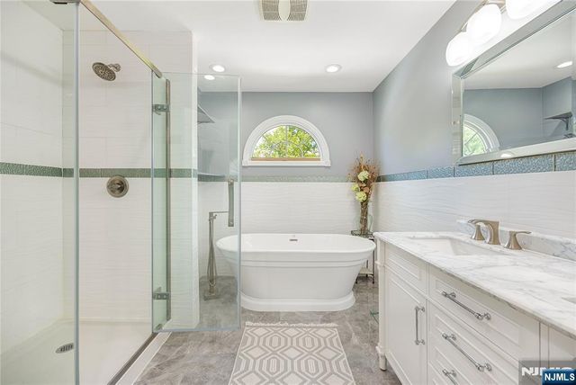 15 Pierrepont Avenue, Rutherford, NJ 07070