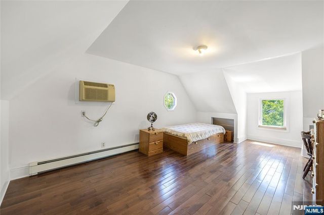 15 Pierrepont Avenue, Rutherford, NJ 07070
