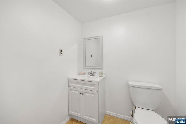 15 Pierrepont Avenue, Rutherford, NJ 07070