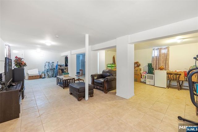 15 Pierrepont Avenue, Rutherford, NJ 07070