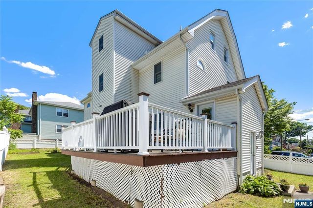 15 Pierrepont Avenue, Rutherford, NJ 07070