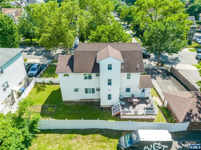 15 Pierrepont Avenue, Rutherford, NJ 07070
