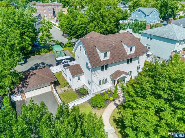 15 Pierrepont Avenue, Rutherford, NJ 07070