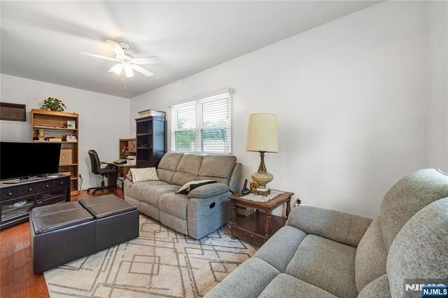 15 Pierrepont Avenue, Rutherford, NJ 07070