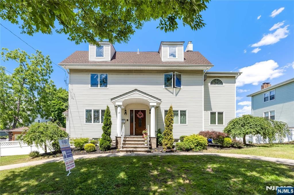 15 Pierrepont Avenue, Rutherford, NJ 07070