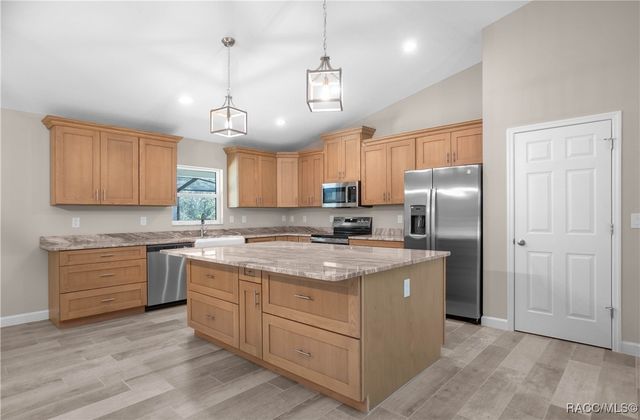 1124 W Redding Street, Hernando, FL 34442