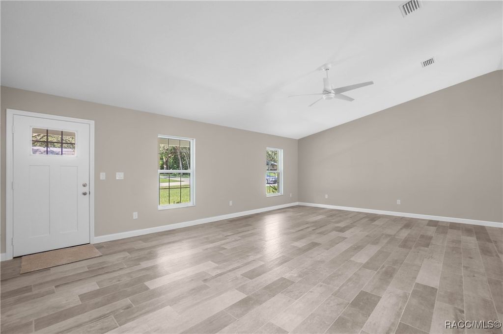 1124 W Redding Street, Hernando, FL 34442