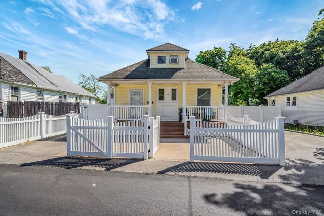 119 N 1st Avenue, Bay Shore, NY 11706