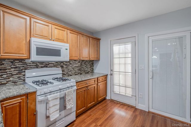 119 N 1st Avenue, Bay Shore, NY 11706
