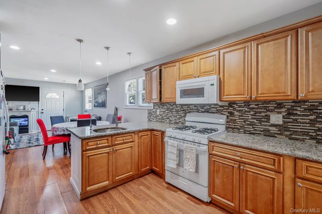 119 N 1st Avenue, Bay Shore, NY 11706