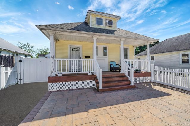 119 N 1st Avenue, Bay Shore, NY 11706
