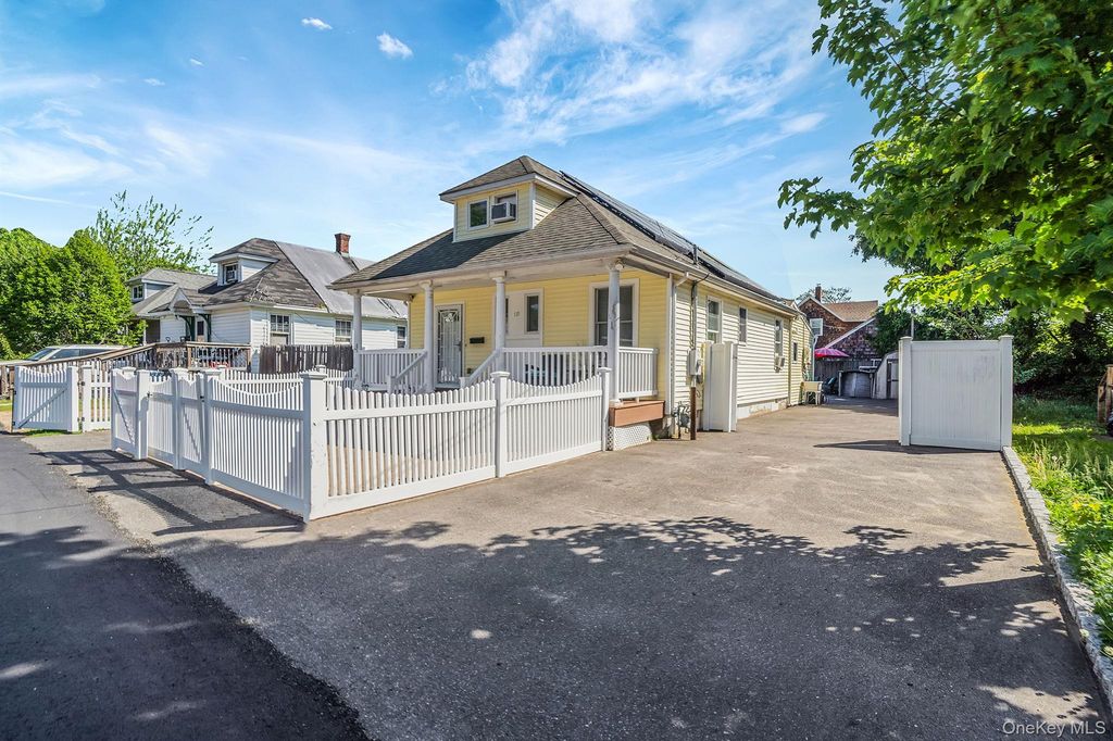 119 N 1st Avenue, Bay Shore, NY 11706