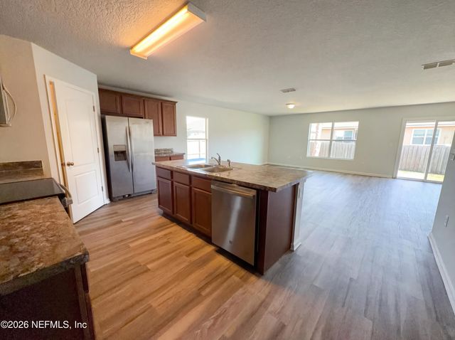 3851 FALCON CREST Drive, Green Cove Springs, FL 32043