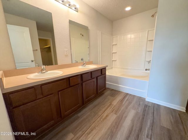 3851 FALCON CREST Drive, Green Cove Springs, FL 32043